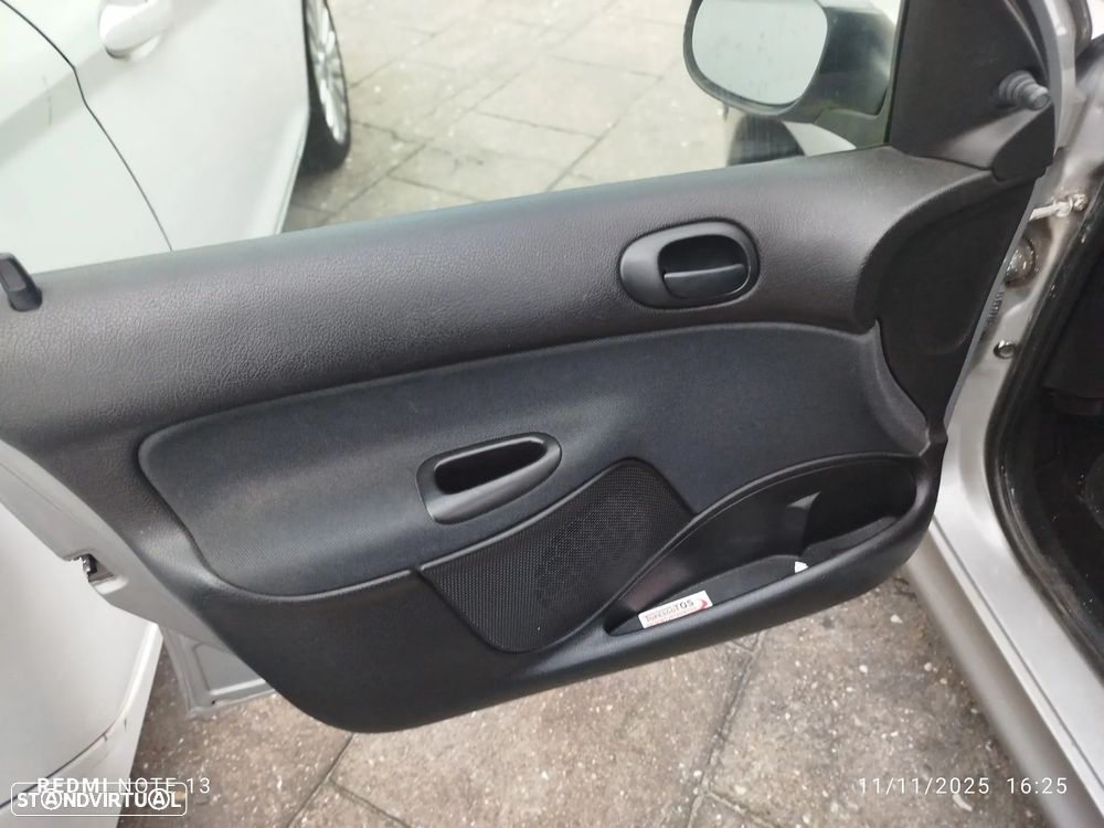 Peugeot 206 1.1 Color Line - 10