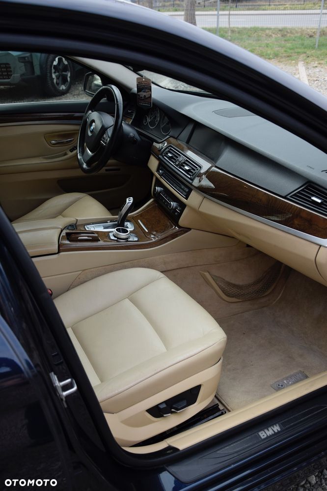 BMW Seria 5 535i Luxury Line - 11