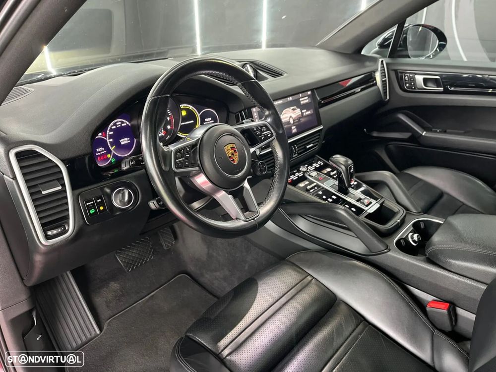 Porsche Cayenne Coupé E-Hybrid - 25