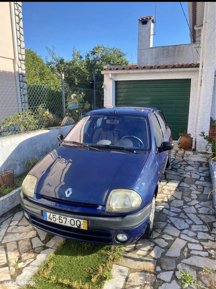 Renault Clio 1.2 RT - 1