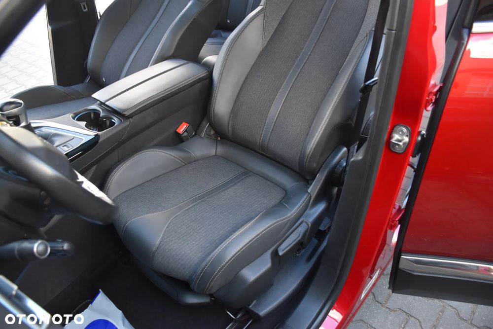 Peugeot 3008 1.5 BlueHDi GT S&S - 13
