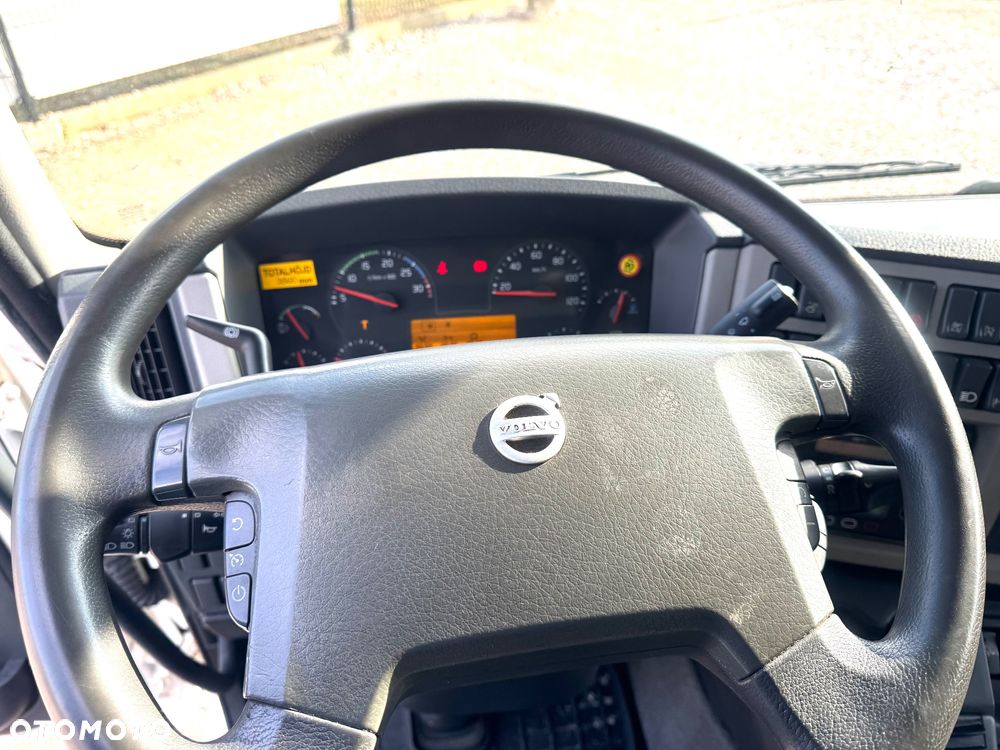 Volvo FL 240 / CHŁODNIA / WINDA ZEPRO - 23