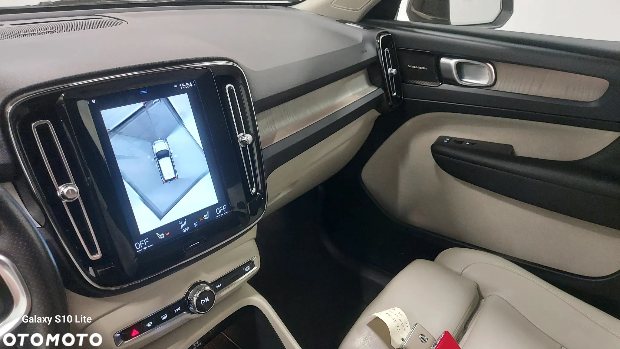 Volvo XC 40 D4 AWD Geartronic R-Design - 22