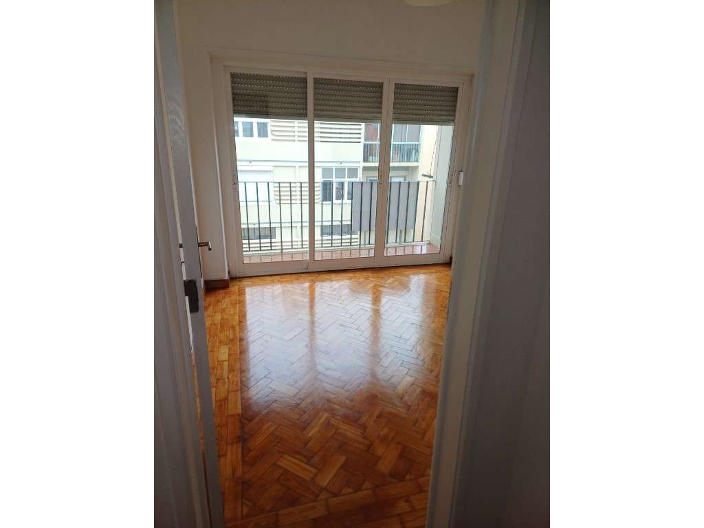 Apartamento T2 com Varanda - Queluz - Grande imagem: 3/14