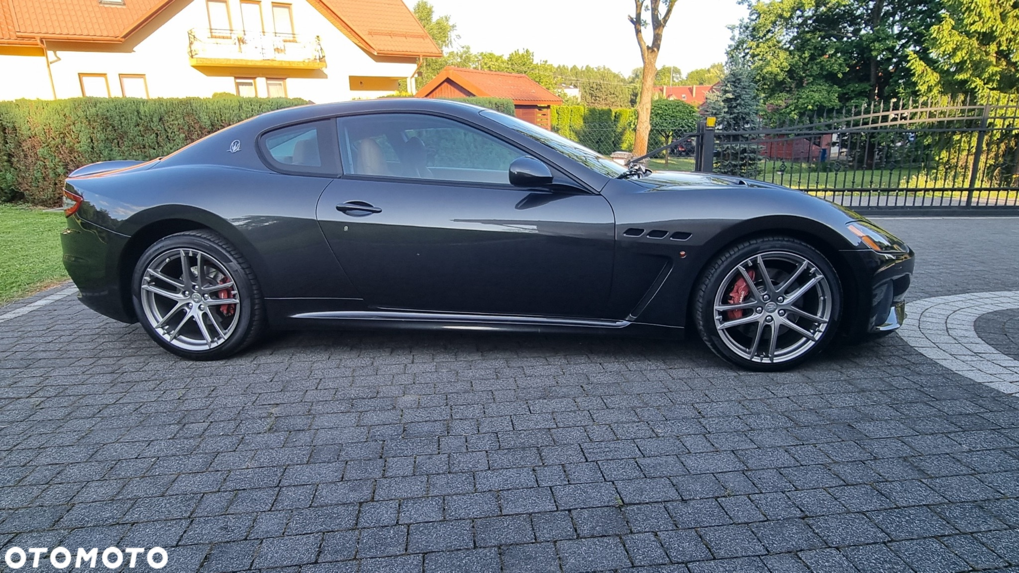 Maserati GranTurismo MC - 4