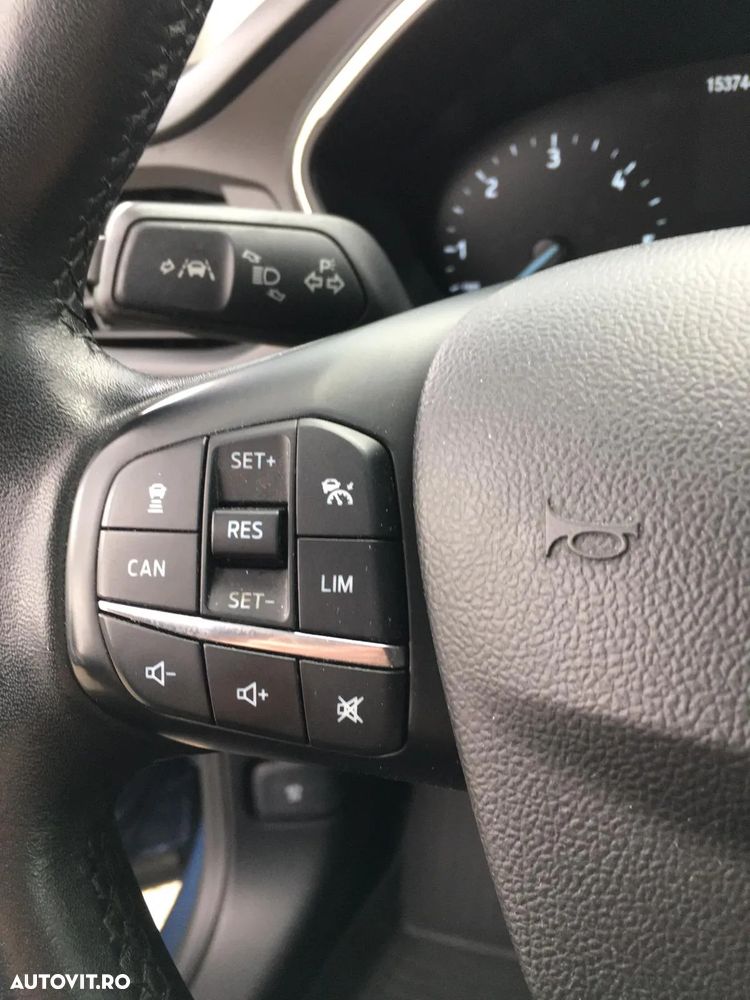 Ford Focus Turnier 1.5 EcoBlue Start-Stopp-System TITANIUM DESIGN - 17