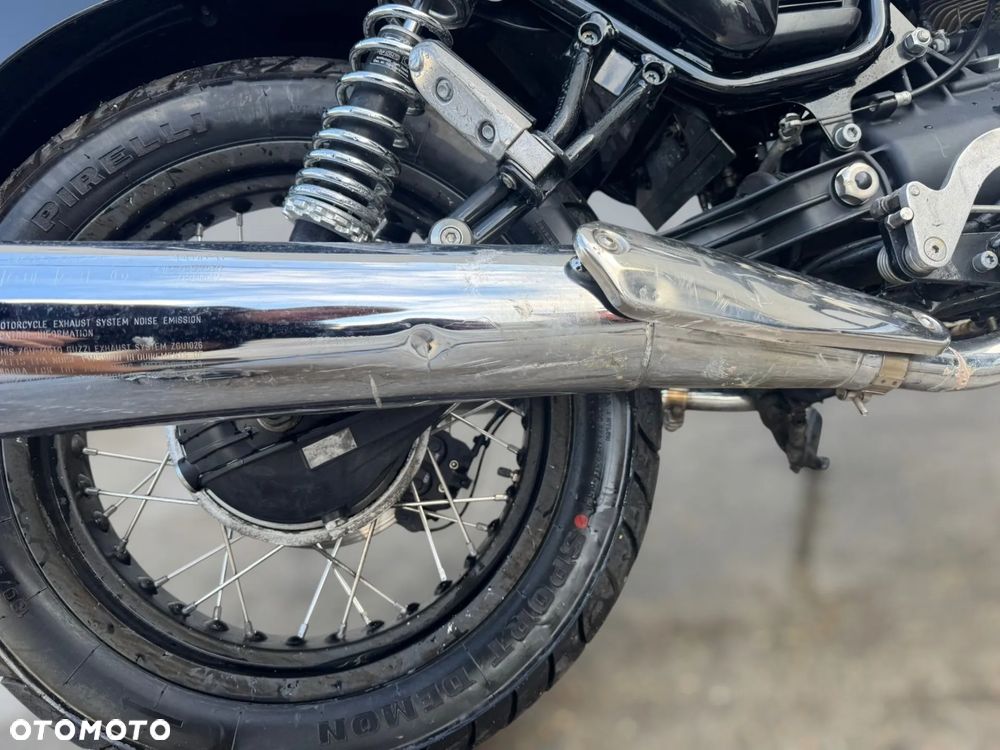 Moto Guzzi V7 - 6