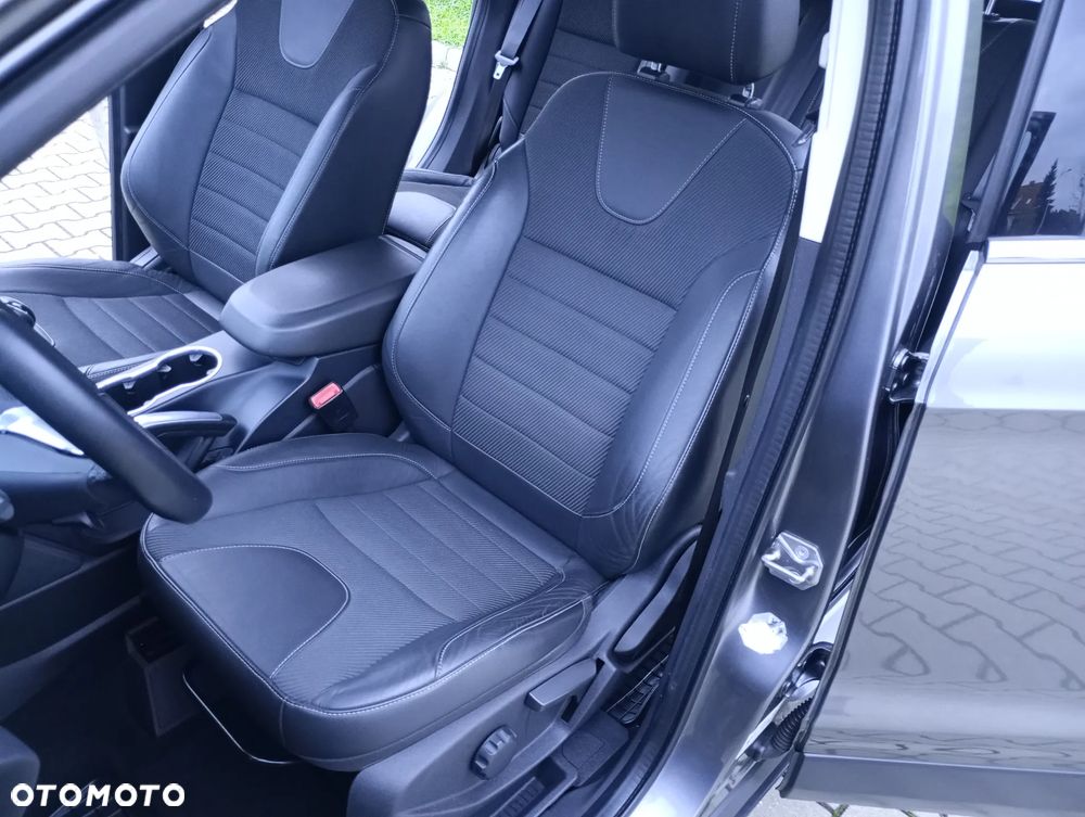 Ford Kuga 2.0 TDCi FWD Titanium - 11