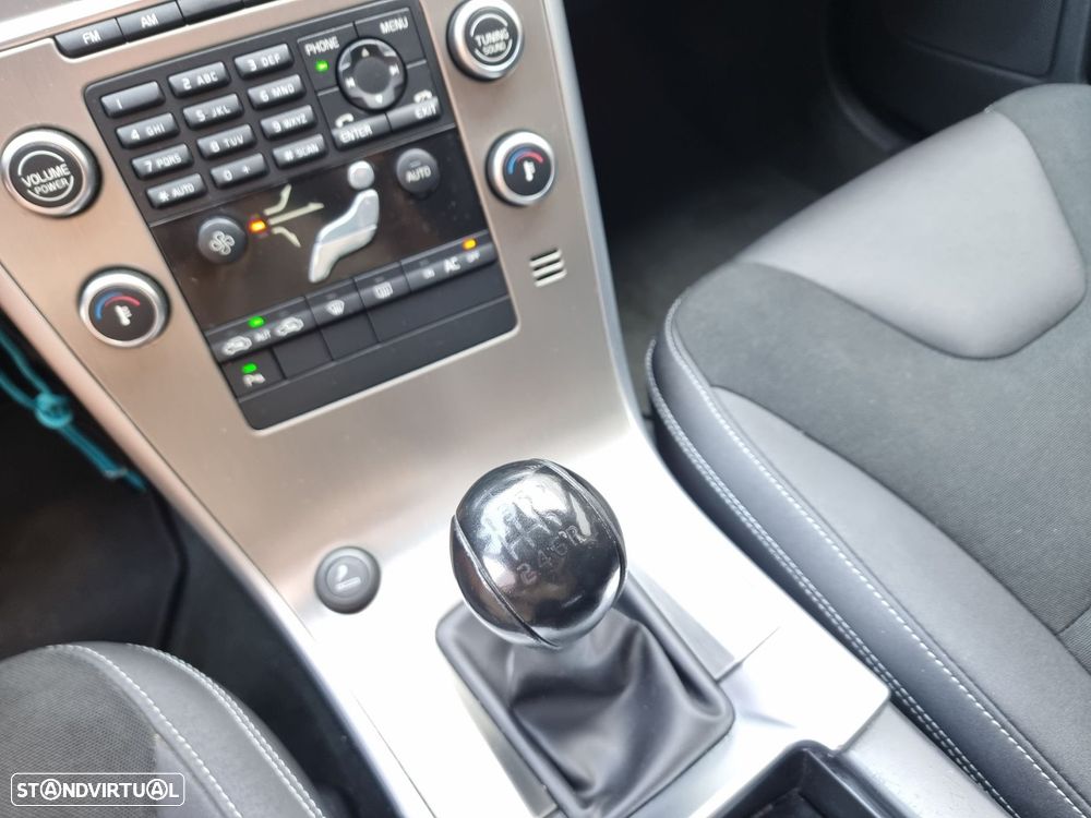 Volvo XC 60 2.0 D3 Drive - 11
