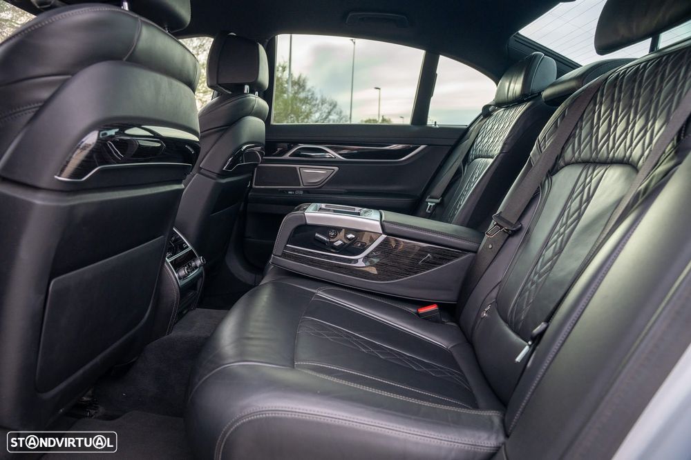 BMW 730 d Pack M - 14