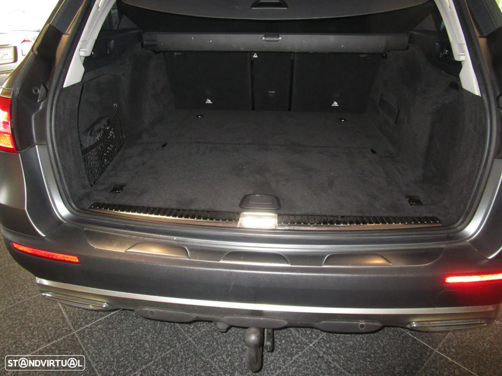 Mercedes-Benz E 220 d 4-Matic All Terrain Avantgarde + - 52