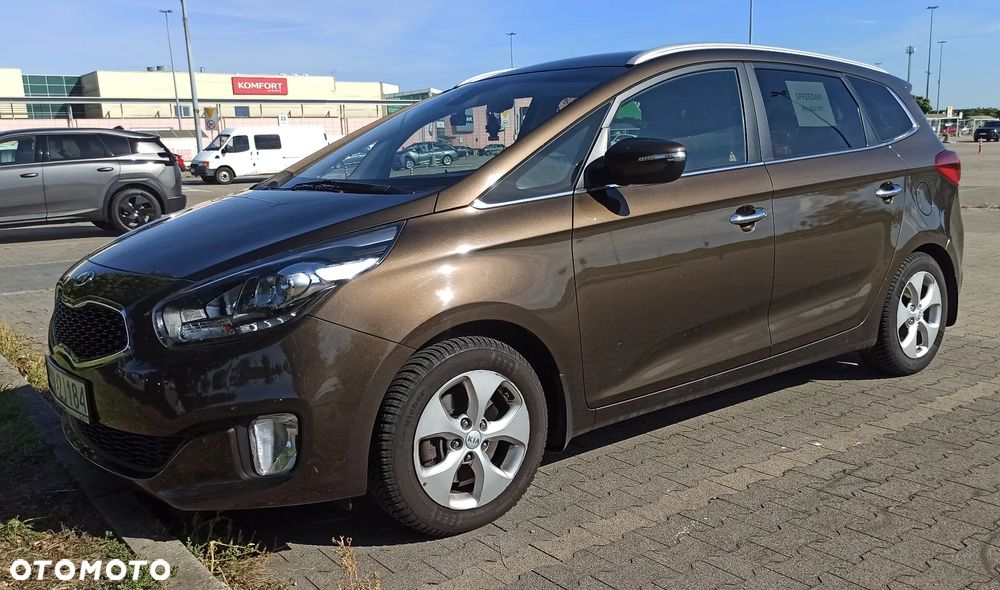 Kia Carens 2016 photo 4