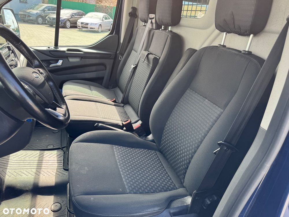Ford TRANSIT CUSTOM - 13