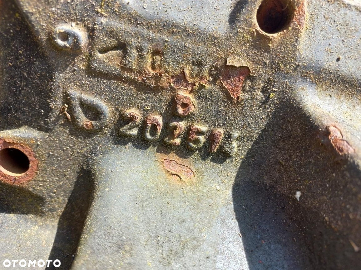 CZĘŚCI SKRZYNI BIEGÓW NEW HOLLAND TS ,obudowa,wałek,koło zębate,kosz,przesówka,synchronizator,rewers,widełki,dekiel,pompa. - 5