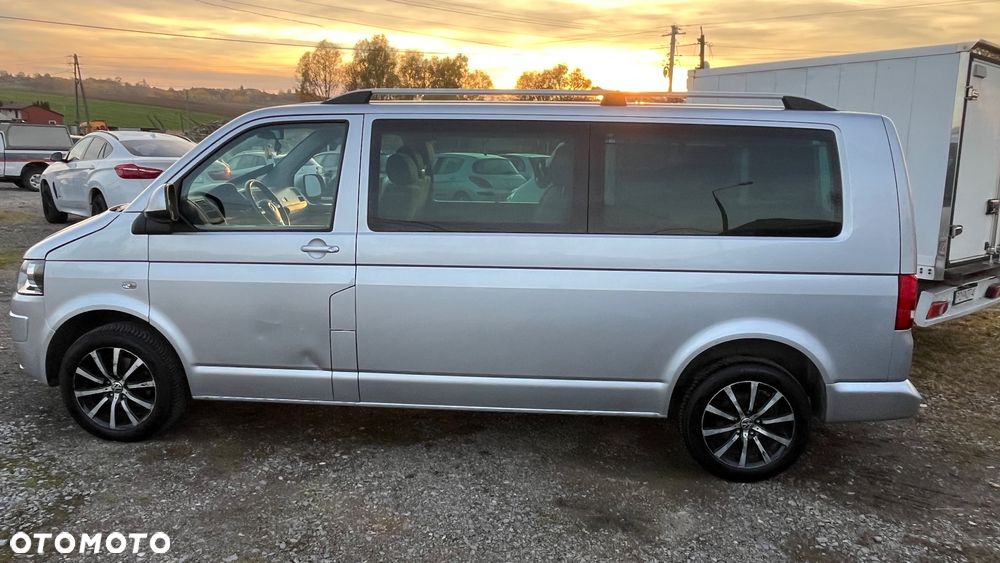 Volkswagen Caravelle - 31