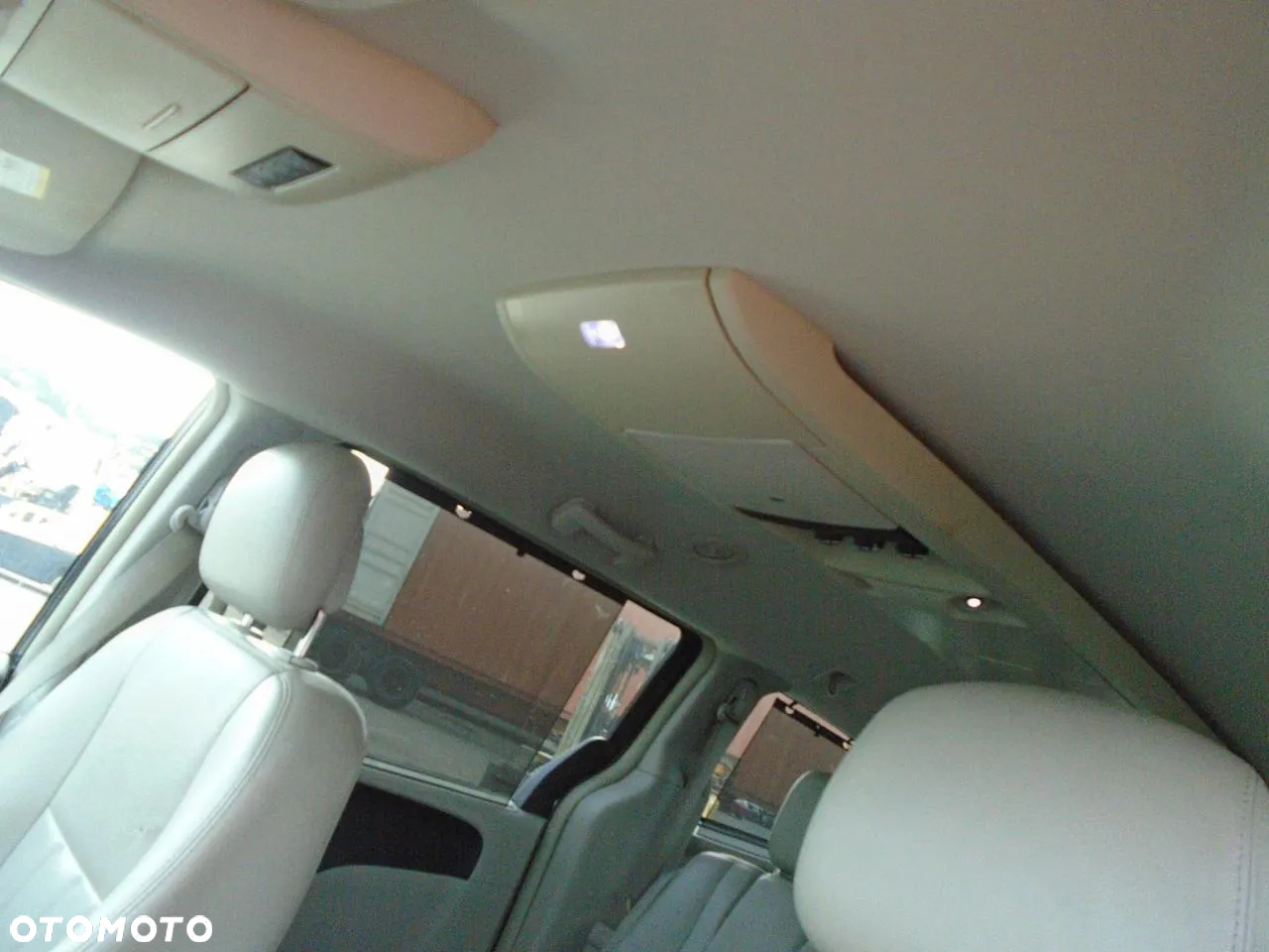 Chrysler Town & Country 3.6 Touring - 8