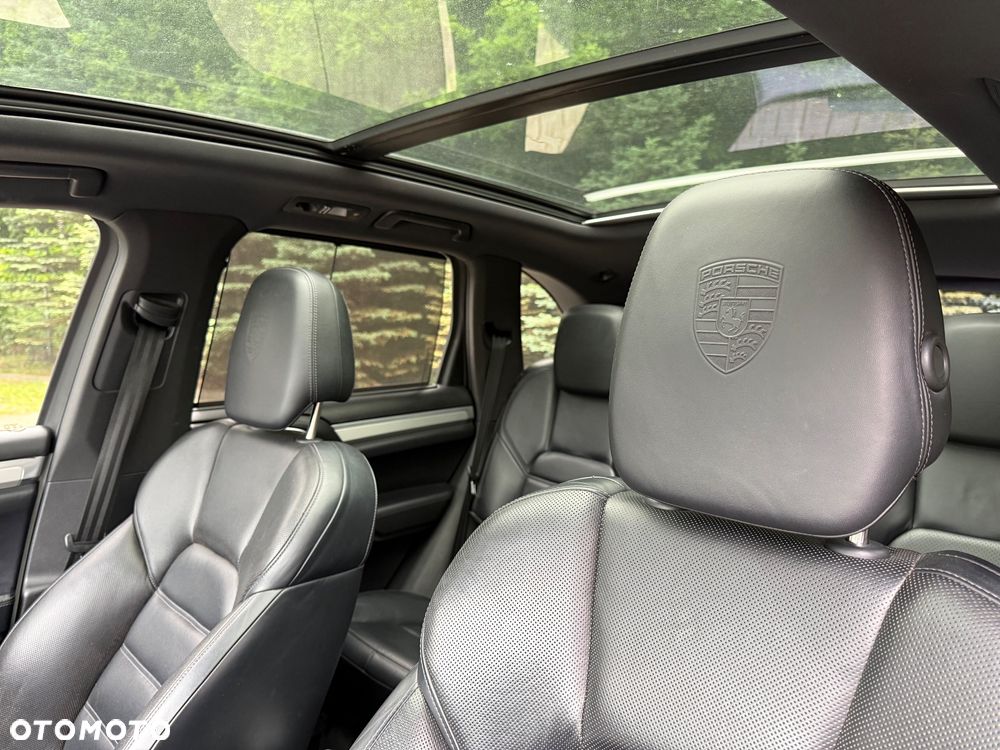 Porsche Cayenne - 21