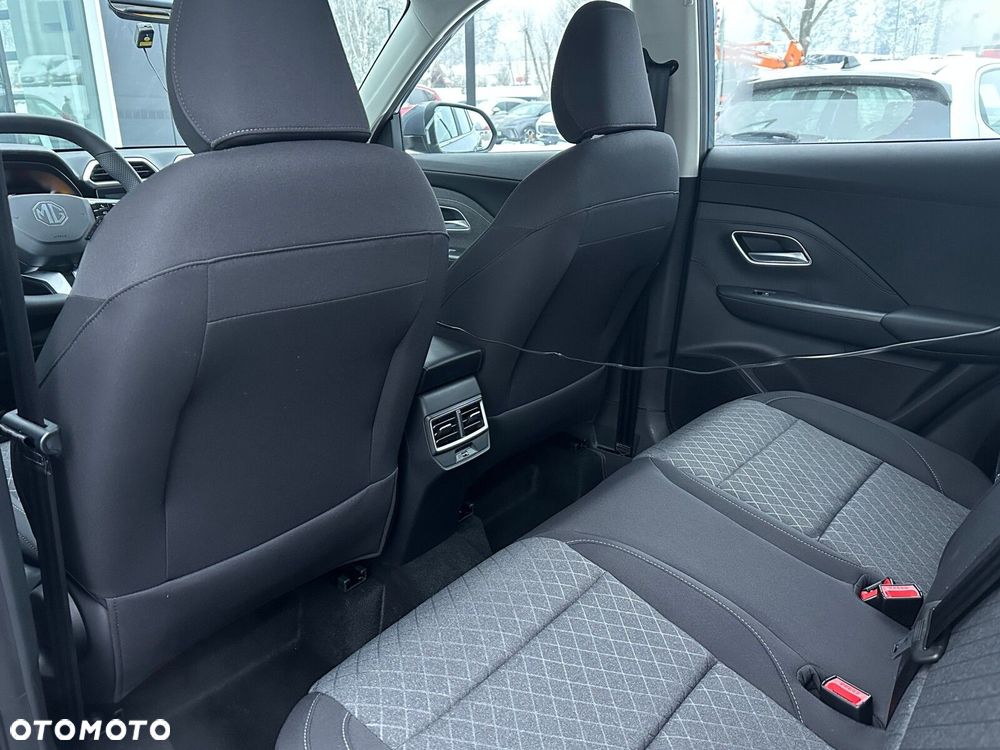 MG ZS Hybrid+ - 12