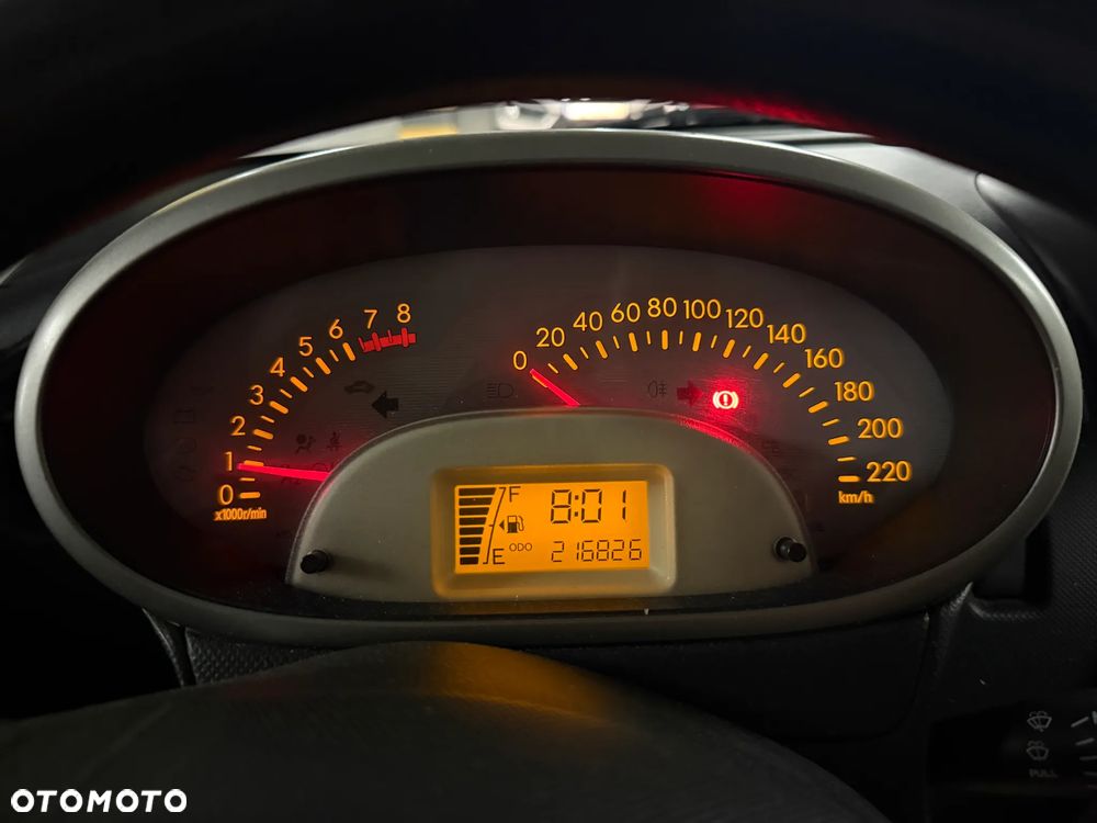 Daihatsu Sirion 1.0 - 13