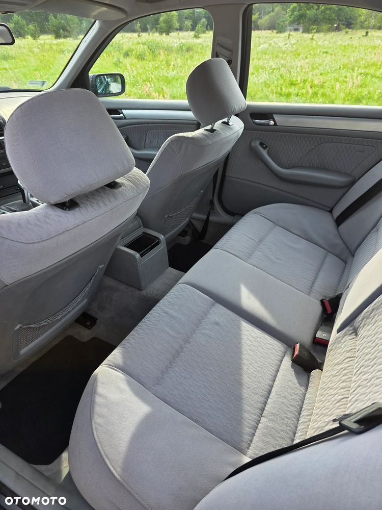 BMW Seria 3 328i - 24