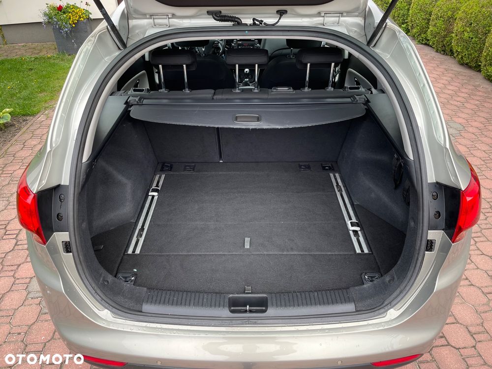 Kia Ceed - 9