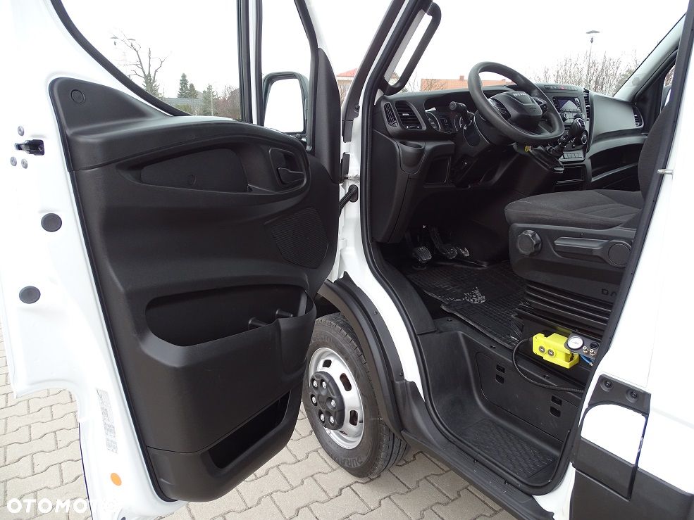 Iveco Daily 50C16 3.0 Wywrotka 3.57 m.+ HDS ŻURAW FASSI 1500 kg. 69 Tyś. Km. SALON PL!! 1 Wł.!! JAK NOWY!! - 30