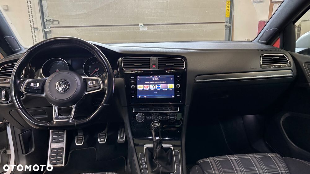 Volkswagen Golf GTD (BlueMotion Technology) - 15