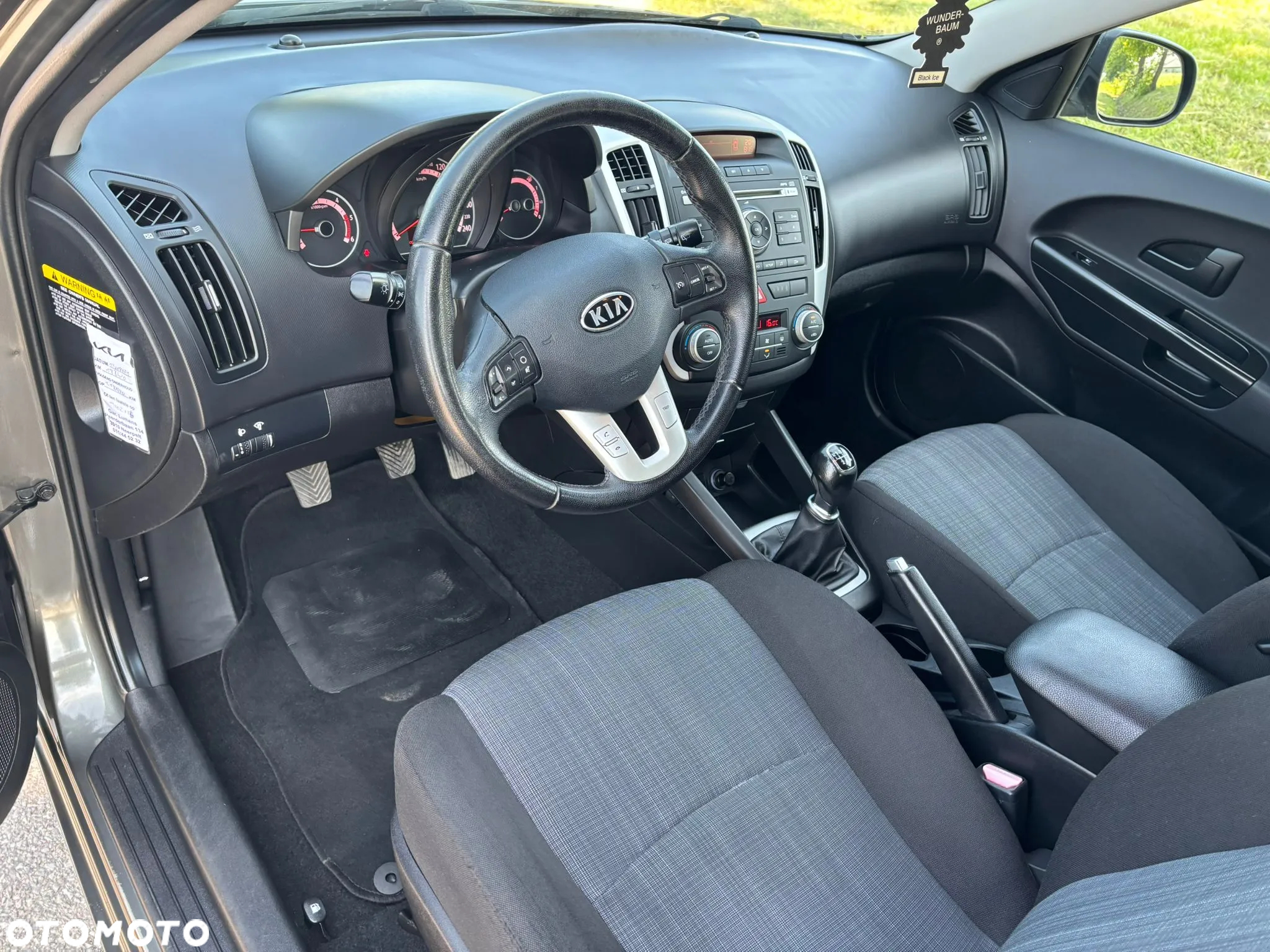 Kia Ceed 1.6 CRDi 90 Vision - 16