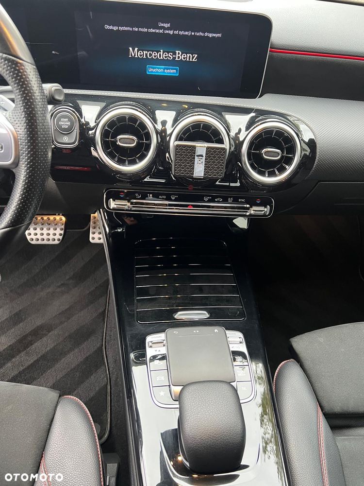 Mercedes-Benz Klasa A 200 AMG Line 7G-DCT - 4