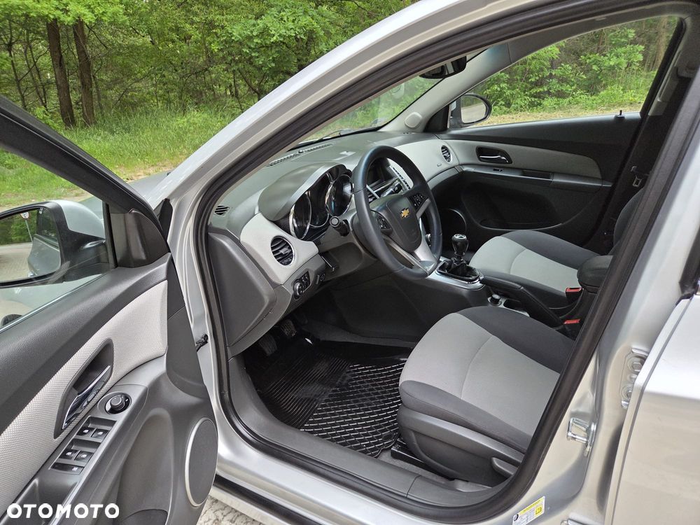 Chevrolet Cruze 1.8 LT+ - 8