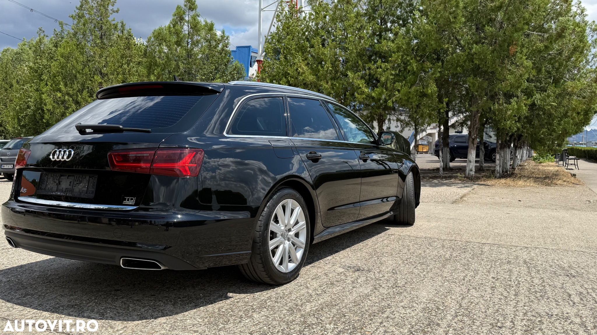 Audi A6 Avant 2.0 TDI Ultra S tronic - 6