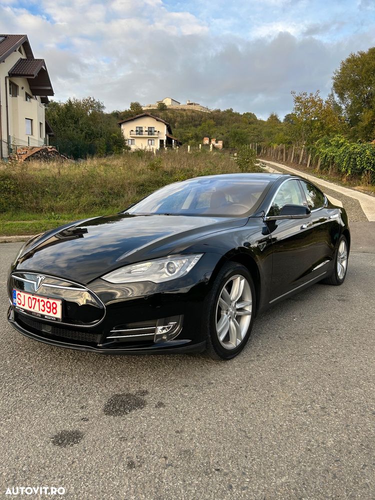 Tesla Model S 85D Allradantrieb - 2