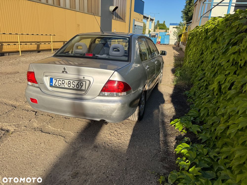 Mitsubishi Lancer - 6