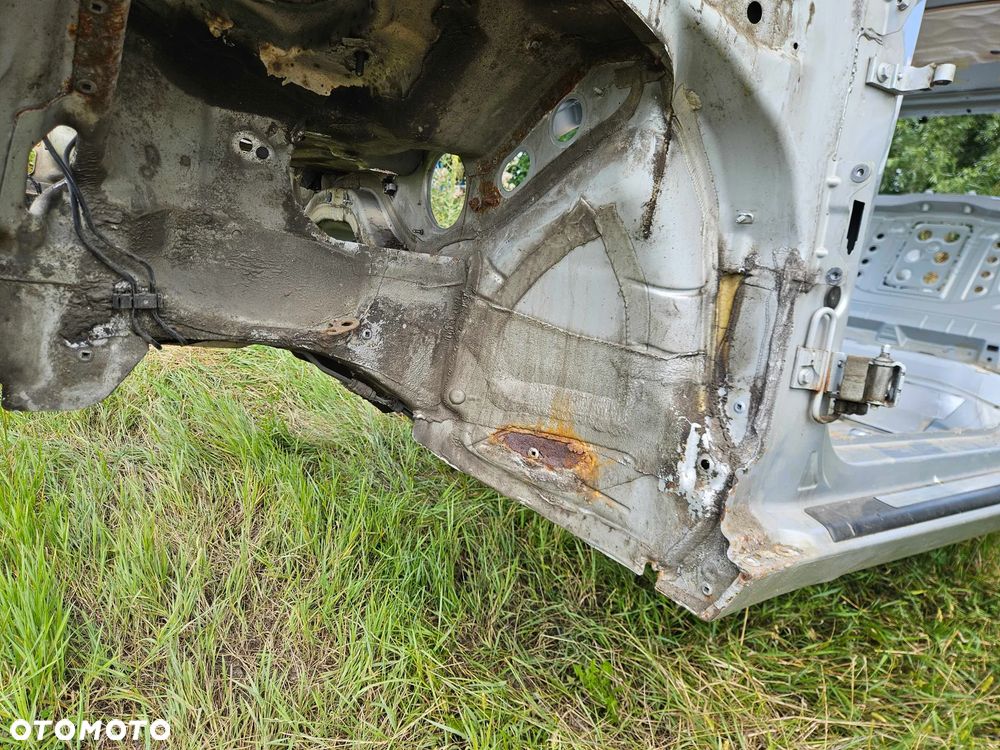 Błotnik Ćwiartka LY7W Poszycie Słupek Próg Podłużnica Dach Audi A6 C6 Sedan - 5
