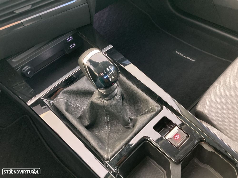 Opel Astra 1.2 T Elegance - 38