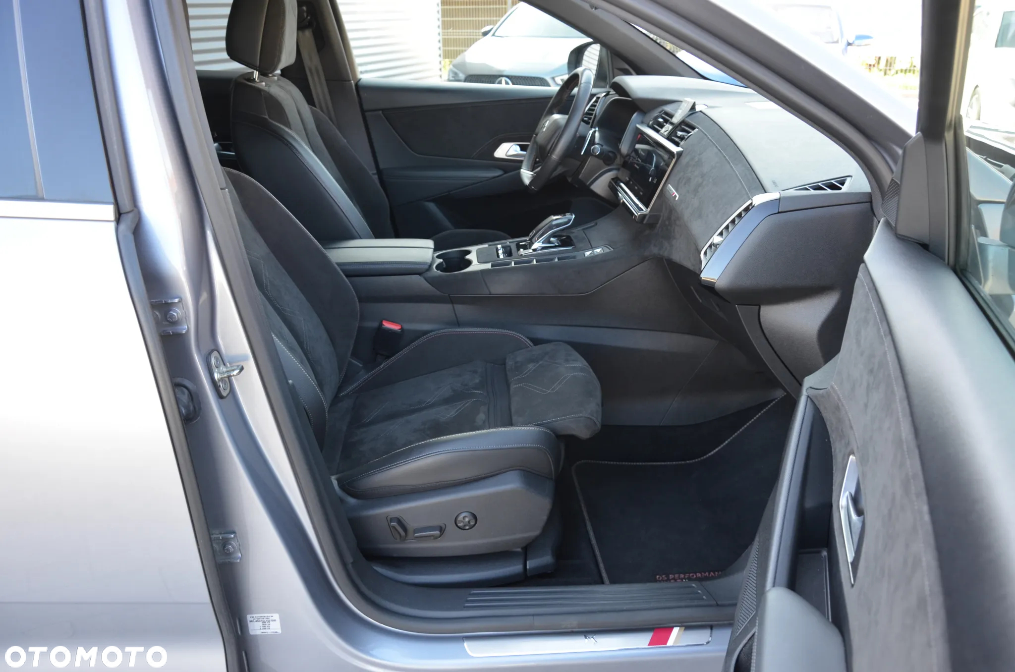 DS Automobiles DS 7 Crossback 1.6 PureTech Performance Line + - 19