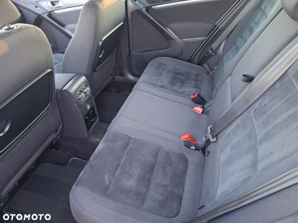 Volkswagen Tiguan 2.0 TDI DPF 4Motion Track & Style - 23