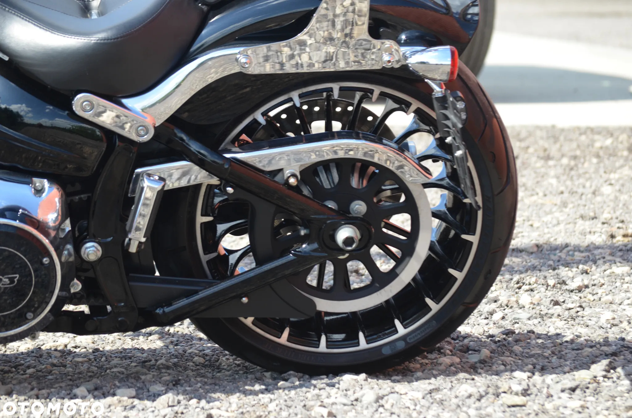 Harley-Davidson FXSB Breakout - 12