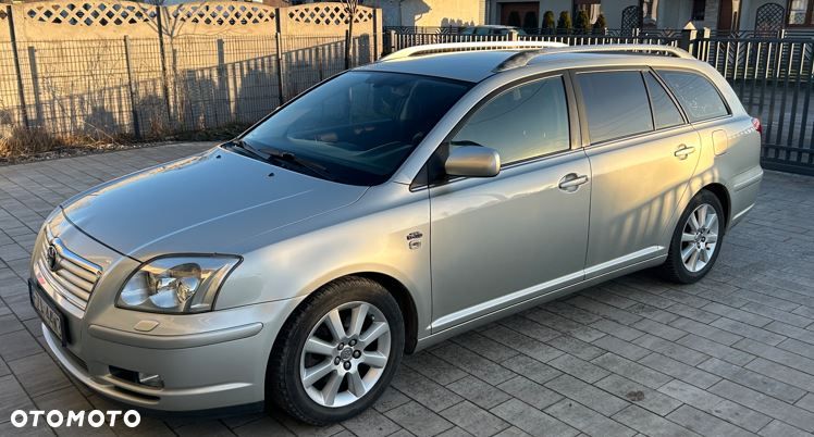 Toyota Avensis - 1