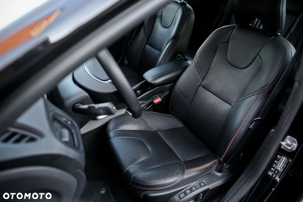 Volvo V40 Cross Country D3 Geartronic Summum - 20