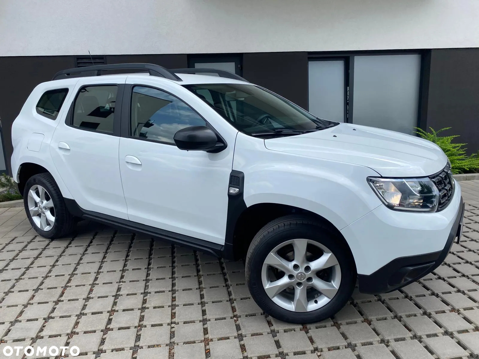Dacia Duster 1.6 SCe Laureate S&S - 12