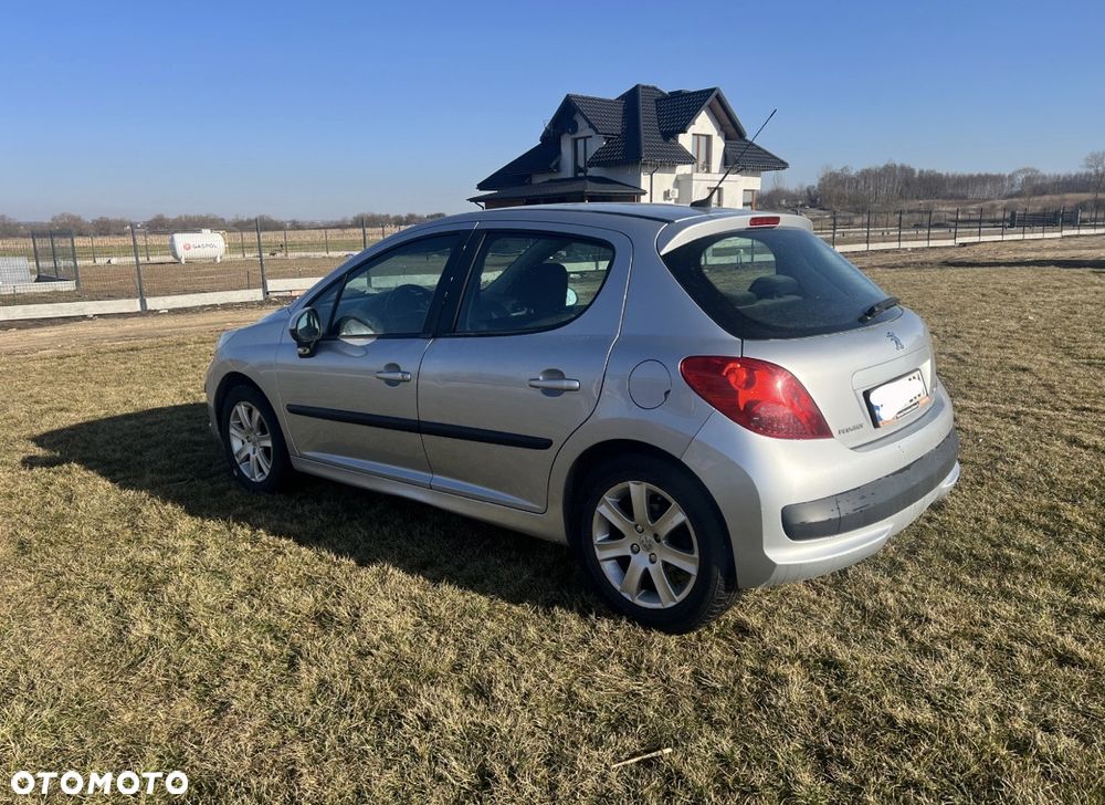 Peugeot 207 1.6 - 7