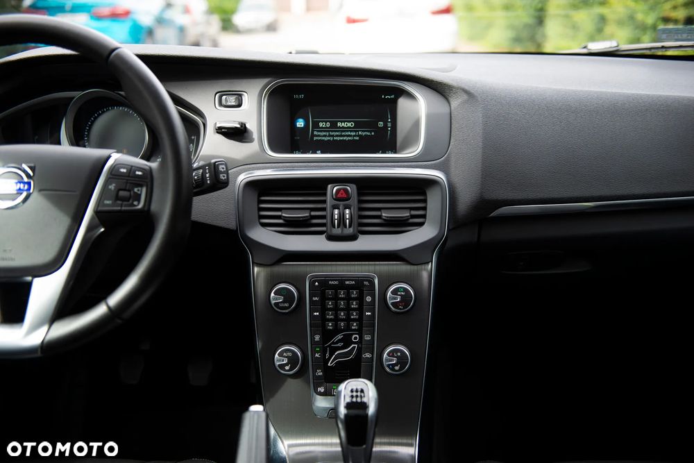 Volvo V40 D2 Summum - 33