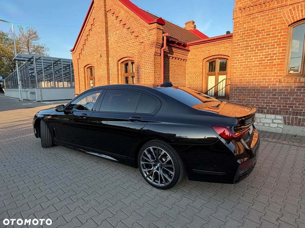 BMW Seria 7 750Ld xDrive sport - 23