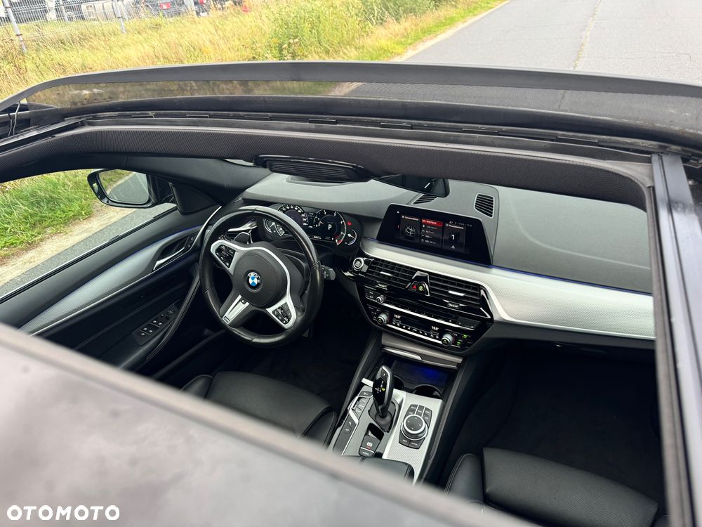 BMW Seria 5 520d Touring M Sport Edition - 19