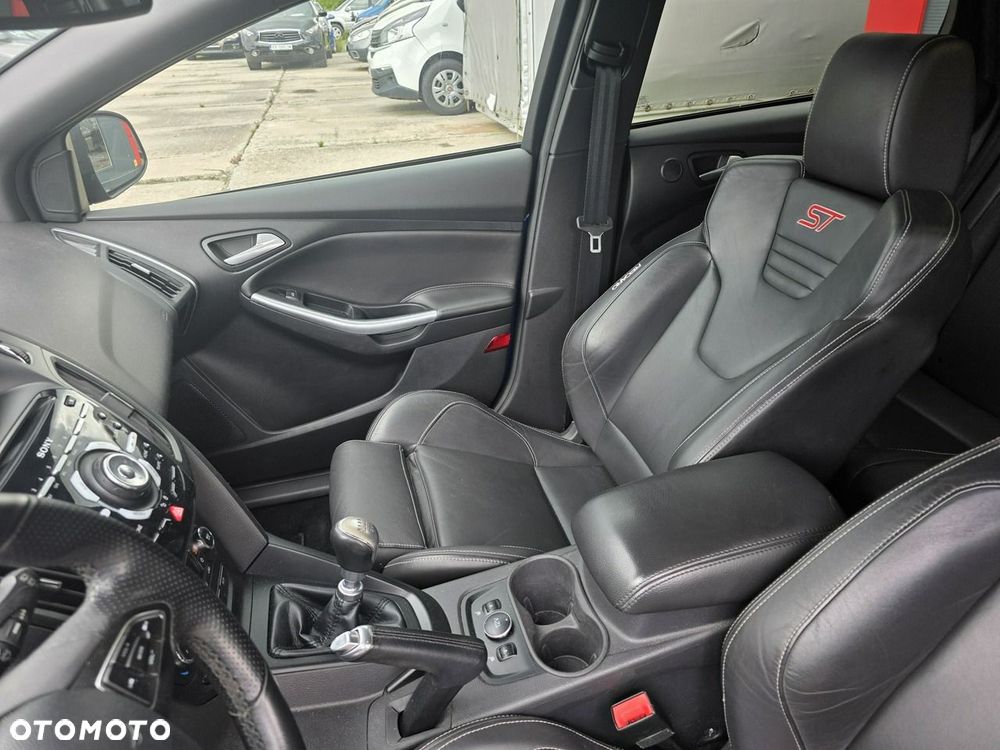 Ford Focus - 10