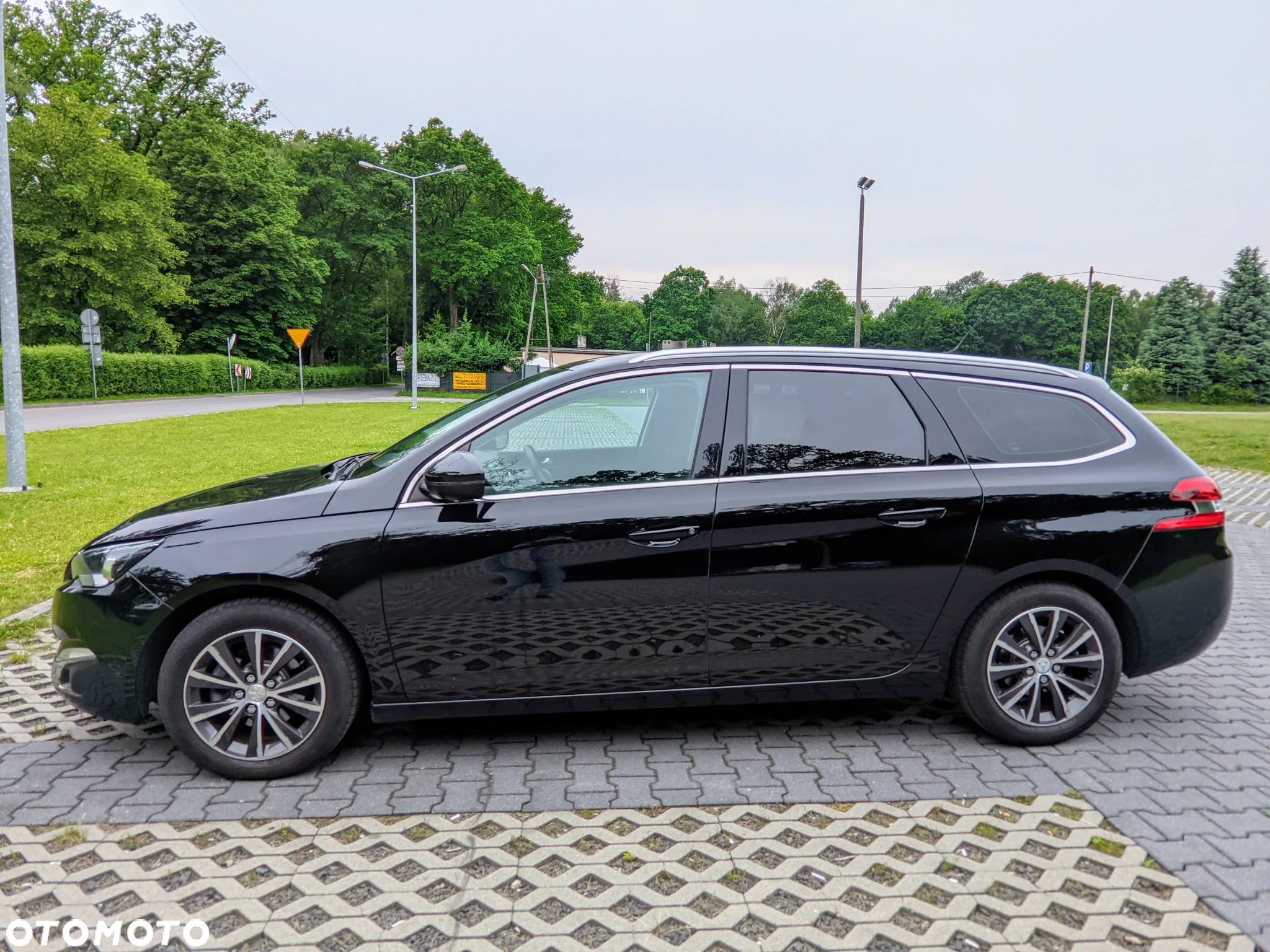 Peugeot 308 SW 1.6 BlueHDi Allure S&S - 10