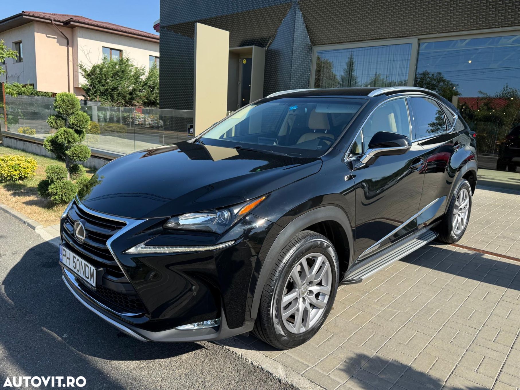 Lexus Seria NX - 1