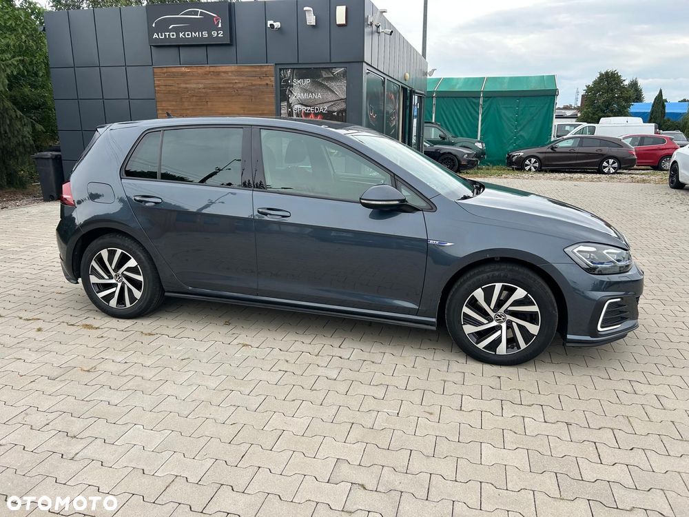 Volkswagen Golf - 4