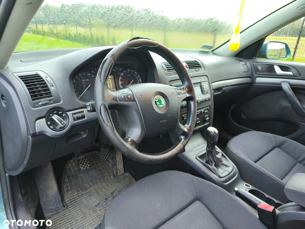 Skoda Octavia 2.0 FSI Elegance - 19